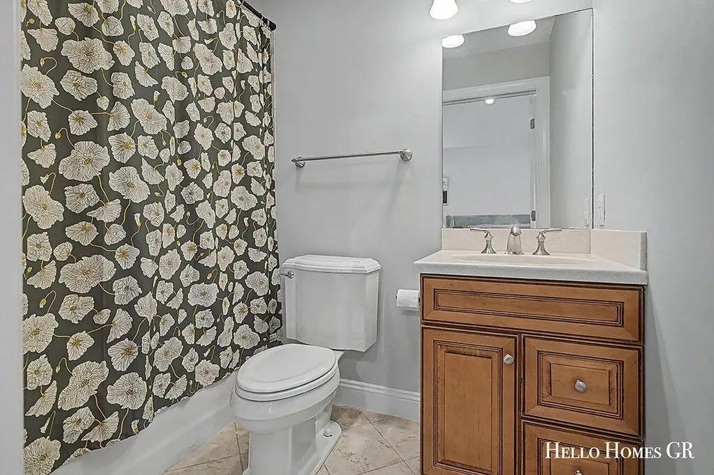 5327 Canyon River Drive NE Cannon Township MI 49301