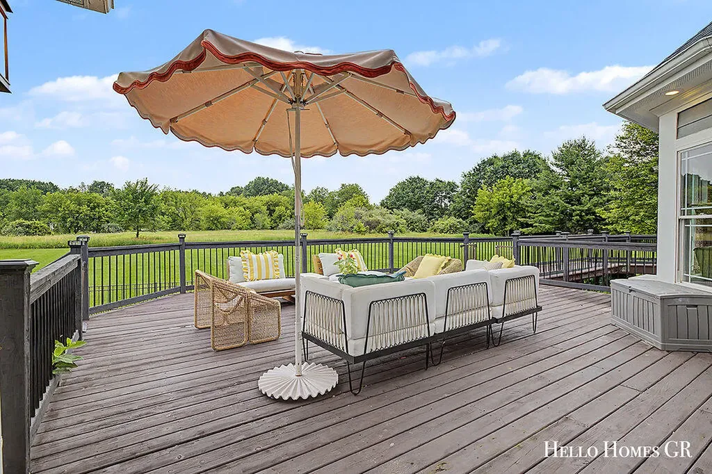 5327 Canyon River Drive NE Cannon Township MI 49301