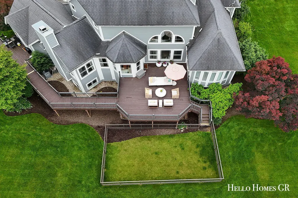 5327 Canyon River Drive NE Cannon Township MI 49301