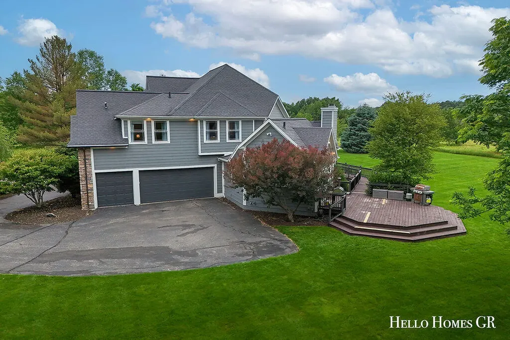 5327 Canyon River Drive NE Cannon Township MI 49301