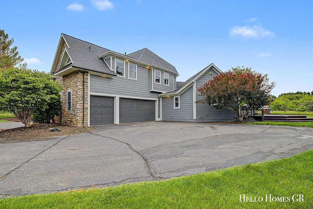 5327 Canyon River Drive NE Cannon Township MI 49301