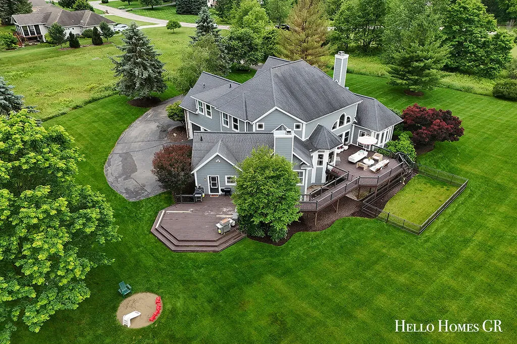 5327 Canyon River Drive NE Cannon Township MI 49301