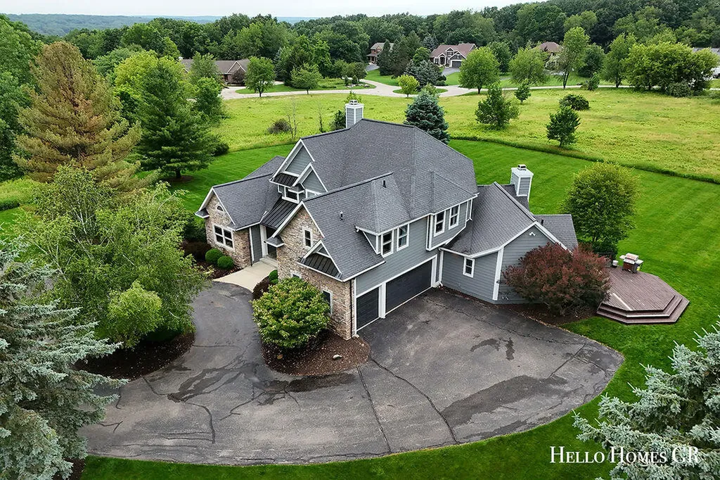 5327 Canyon River Drive NE Cannon Township MI 49301