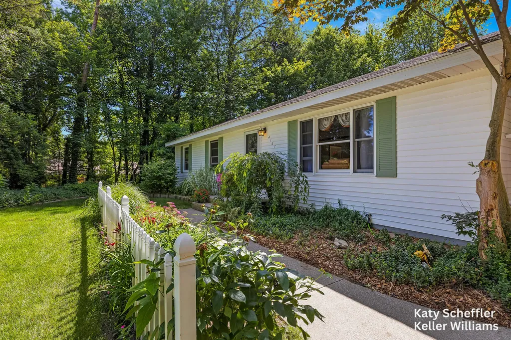 4167 Ponderosa Drive Dorr Township MI 49323