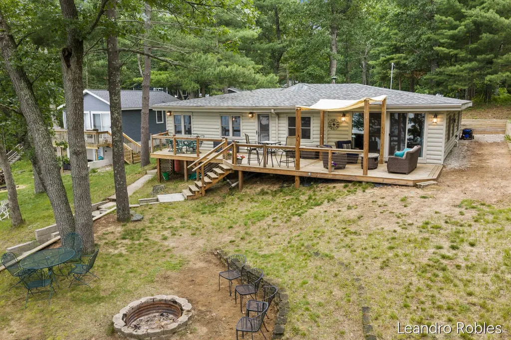 9372 S Lake Cecilia Drive Lake Township MI 49304