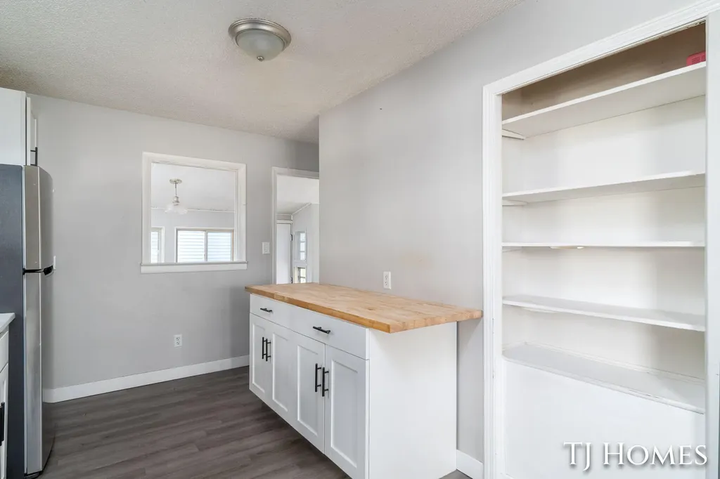 1030 Calvin Avenue Muskegon City MI 49442