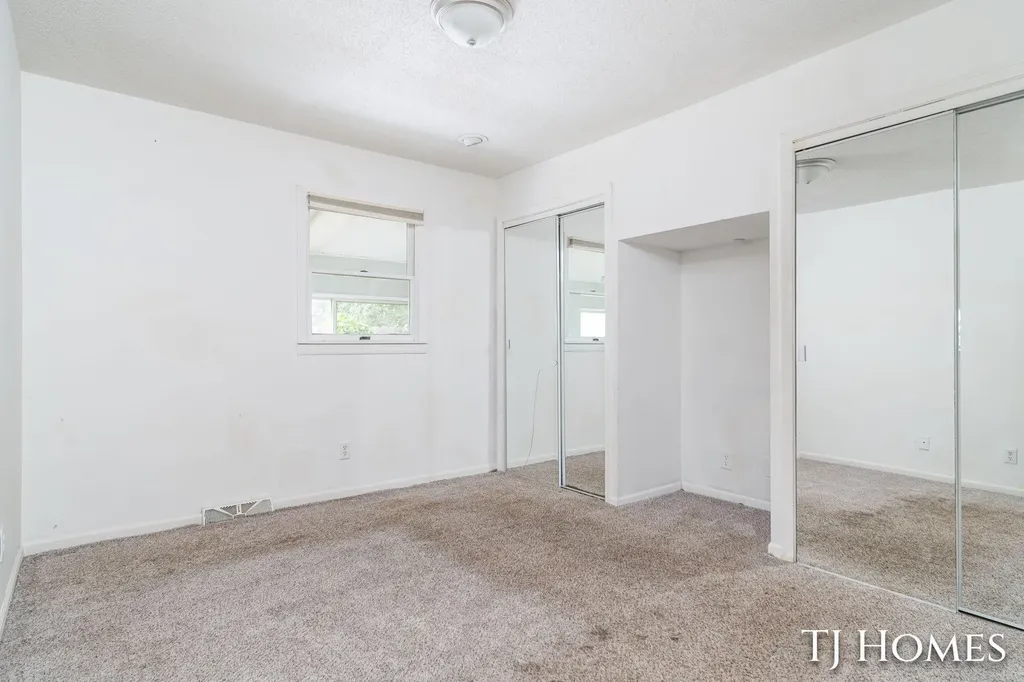 1030 Calvin Avenue Muskegon City MI 49442