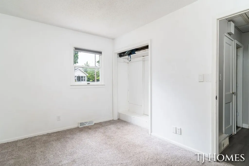 1030 Calvin Avenue Muskegon City MI 49442