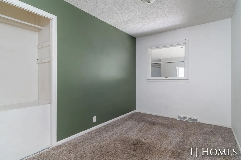 1030 Calvin Avenue Muskegon City MI 49442