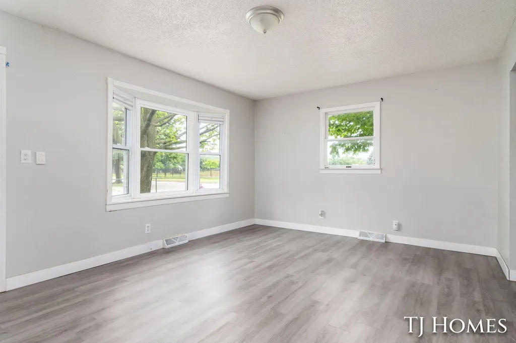 1030 Calvin Avenue Muskegon City MI 49442
