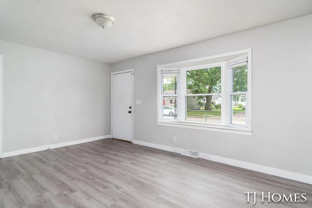 1030 Calvin Avenue Muskegon City MI 49442