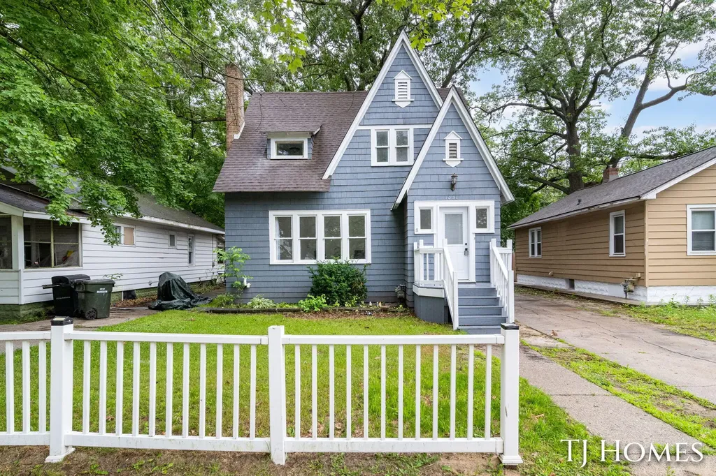 1031 Ada Avenue Muskegon City MI 49442