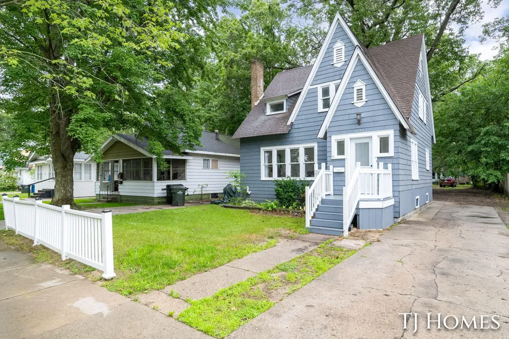 1031 Ada Avenue Muskegon City MI 49442