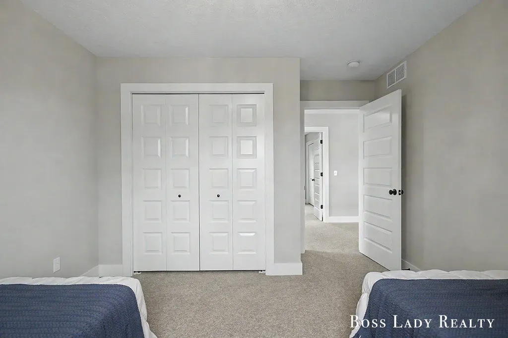 6342 Eaglewood Drive Blendon Township MI 49426