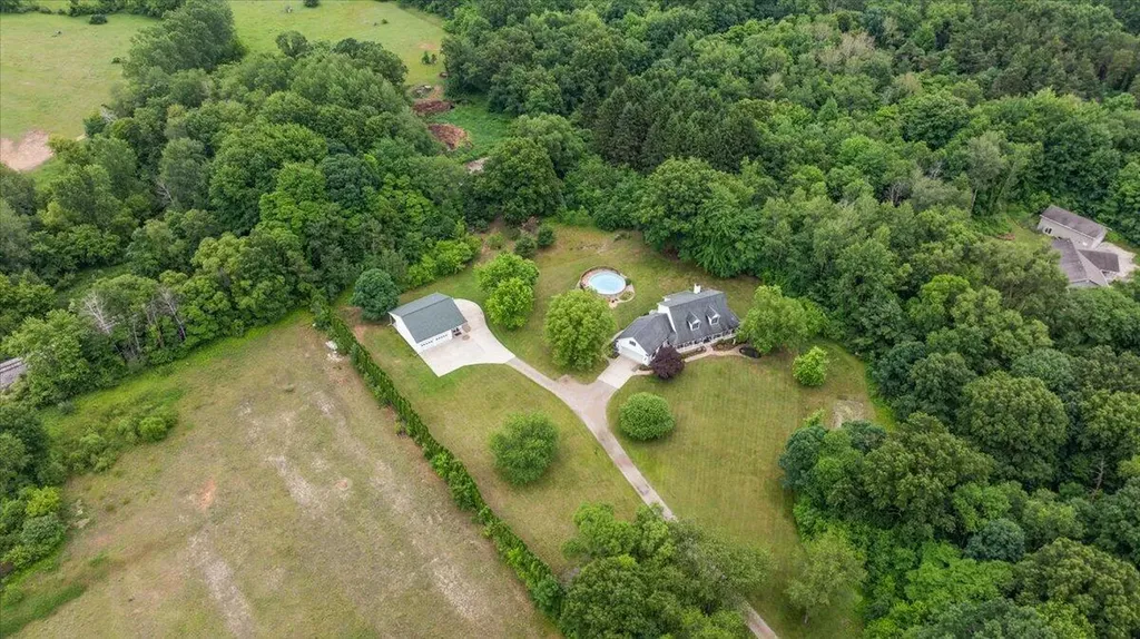 8236 Alpine Avenue NW Alpine Township MI 49345