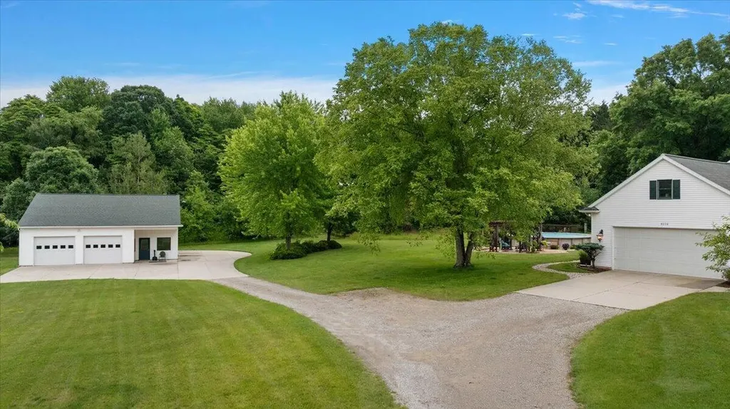 8236 Alpine Avenue NW Alpine Township MI 49345