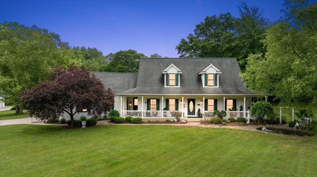 8236 Alpine Avenue NW Alpine Township MI 49345