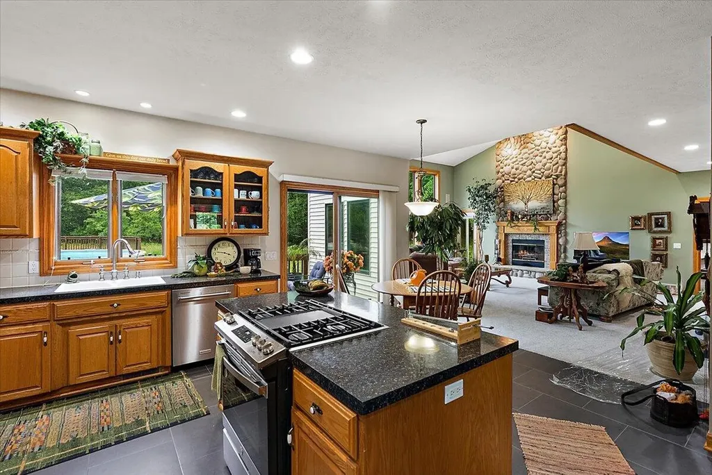 8236 Alpine Avenue NW Alpine Township MI 49345