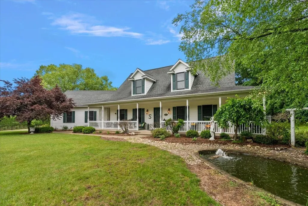 8236 Alpine Avenue NW Alpine Township MI 49345