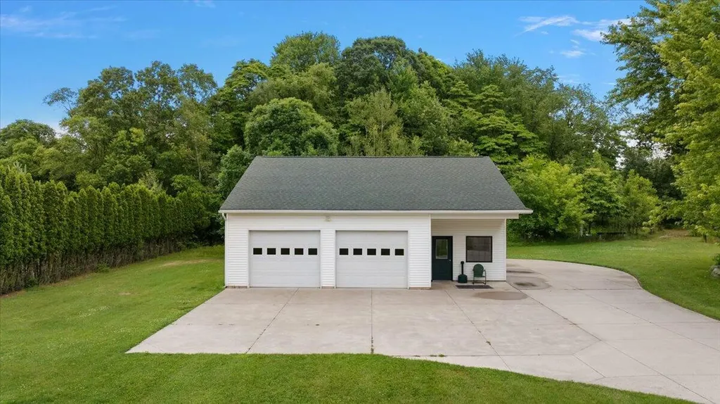 8236 Alpine Avenue NW Alpine Township MI 49345