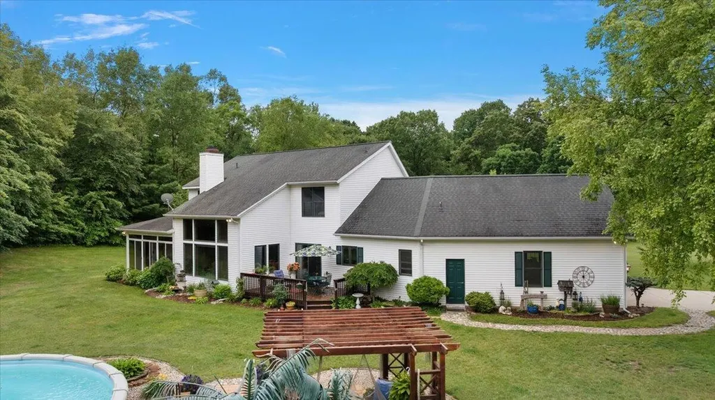 8236 Alpine Avenue NW Alpine Township MI 49345