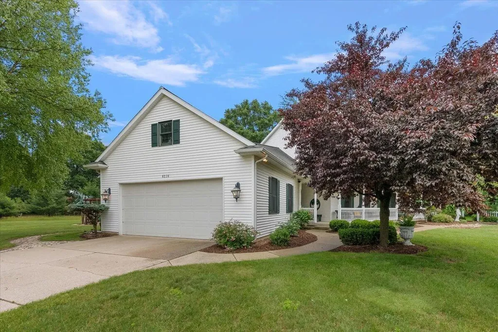 8236 Alpine Avenue NW Alpine Township MI 49345