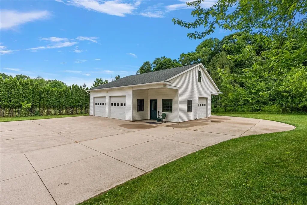 8236 Alpine Avenue NW Alpine Township MI 49345