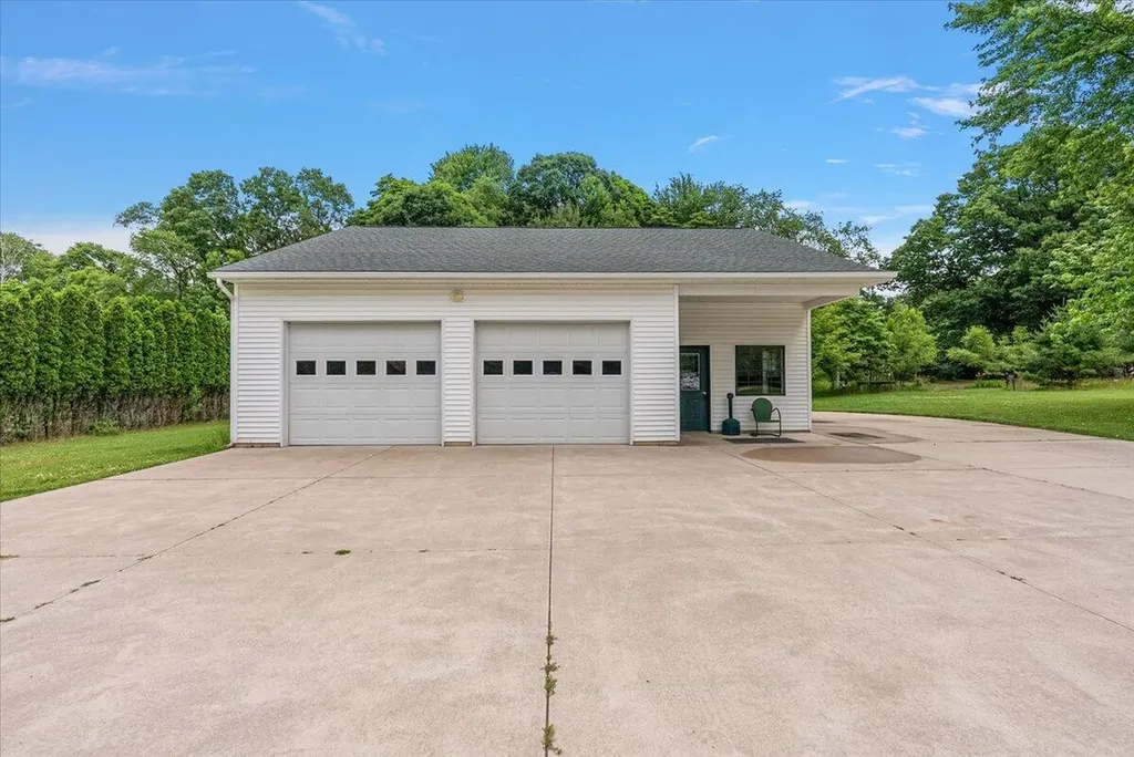 8236 Alpine Avenue NW Alpine Township MI 49345
