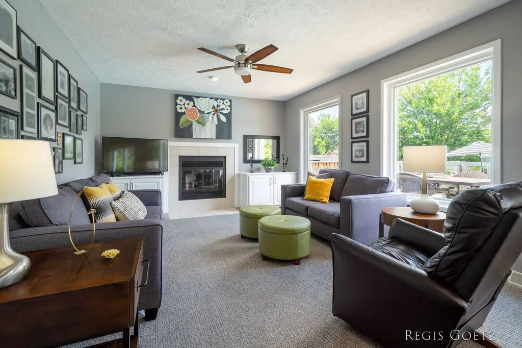 5459 Stowehill Drive SE Kentwood City MI 49508