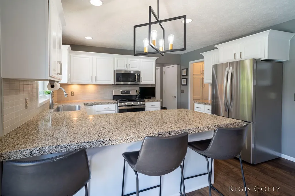5459 Stowehill Drive SE Kentwood City MI 49508