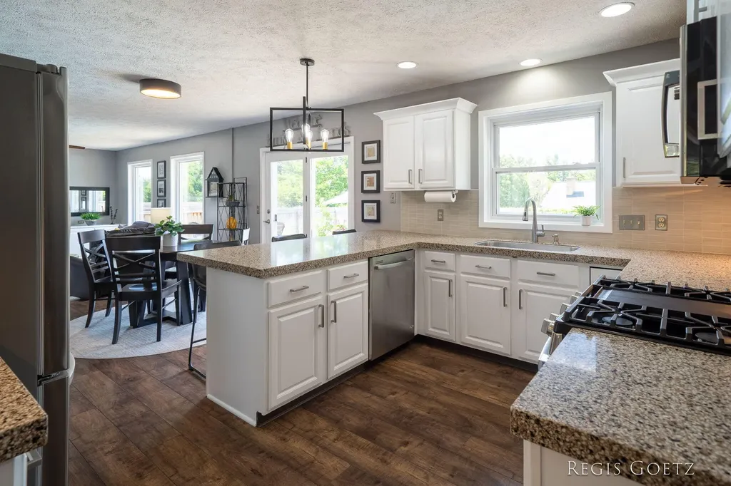 5459 Stowehill Drive SE Kentwood City MI 49508