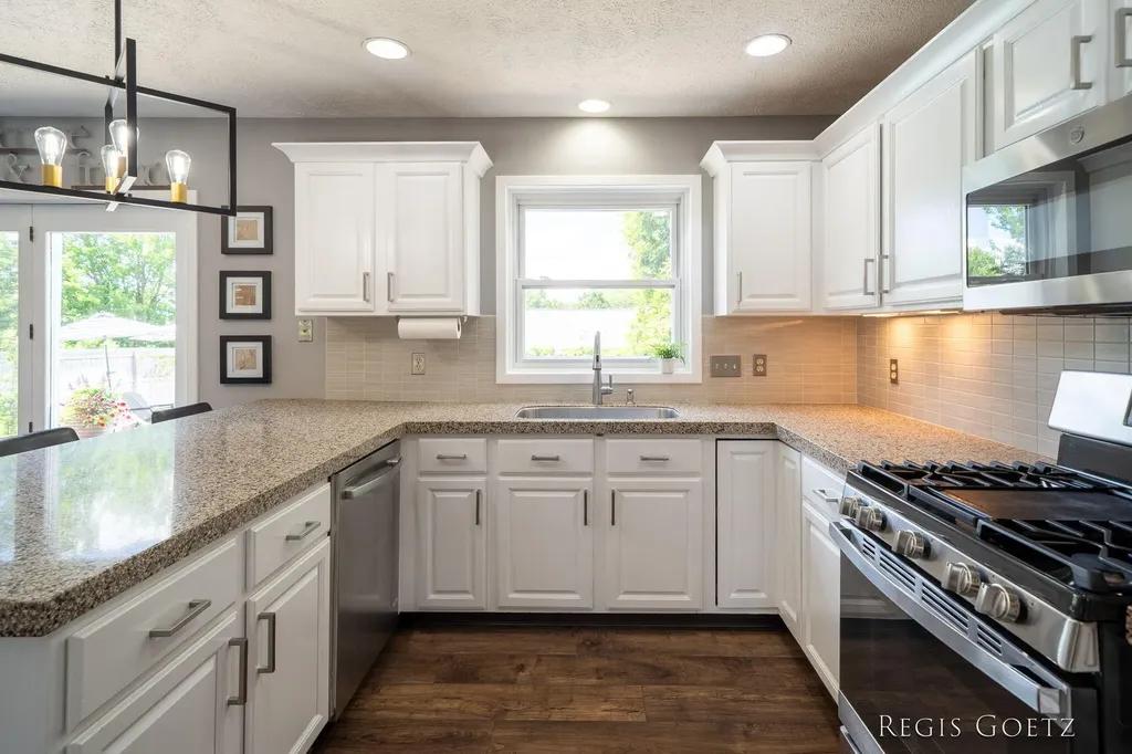 5459 Stowehill Drive SE Kentwood City MI 49508