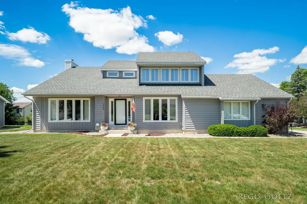 5459 Stowehill Drive SE Kentwood City MI 49508