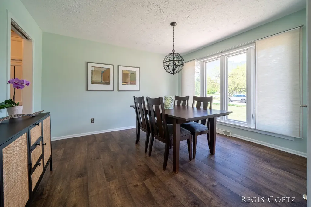 5459 Stowehill Drive SE Kentwood City MI 49508
