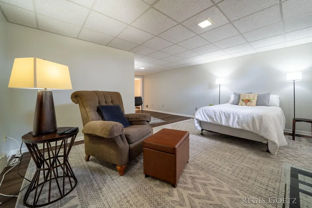 5459 Stowehill Drive SE Kentwood City MI 49508