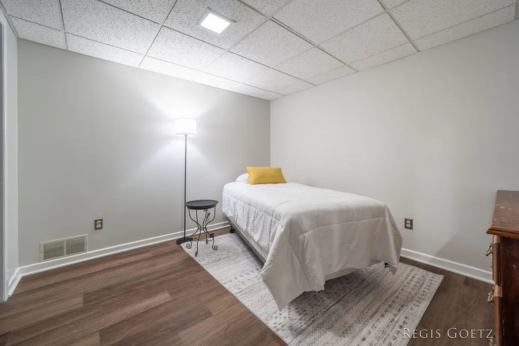 5459 Stowehill Drive SE Kentwood City MI 49508