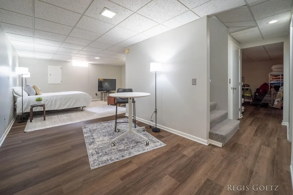 5459 Stowehill Drive SE Kentwood City MI 49508
