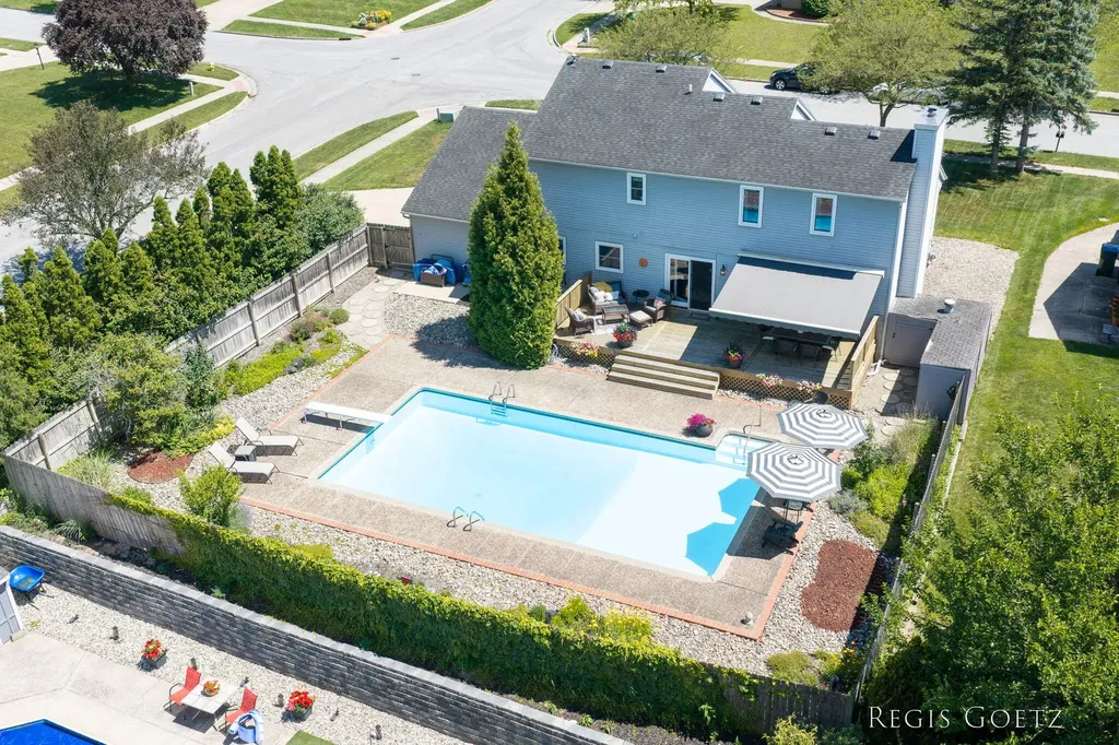 5459 Stowehill Drive SE Kentwood City MI 49508