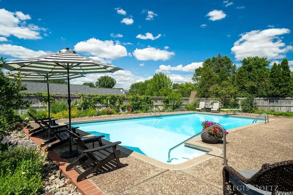 5459 Stowehill Drive SE Kentwood City MI 49508