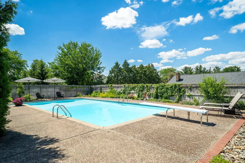 5459 Stowehill Drive SE Kentwood City MI 49508