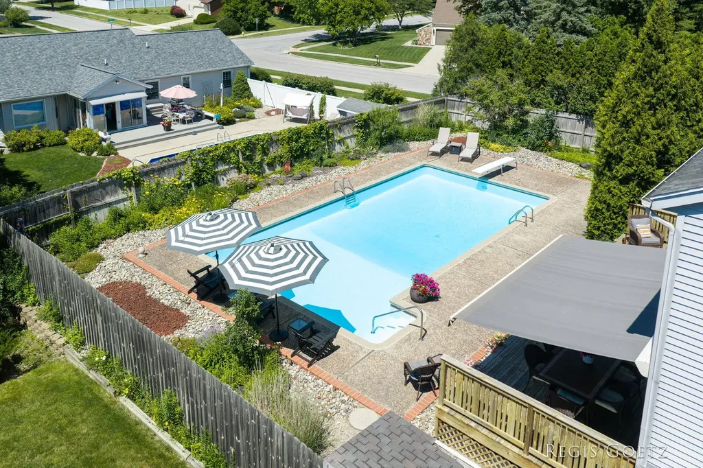 5459 Stowehill Drive SE Kentwood City MI 49508