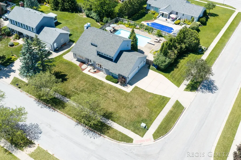 5459 Stowehill Drive SE Kentwood City MI 49508