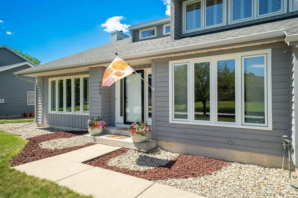 5459 Stowehill Drive SE Kentwood City MI 49508