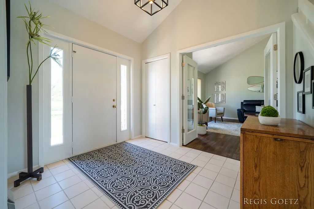 5459 Stowehill Drive SE Kentwood City MI 49508