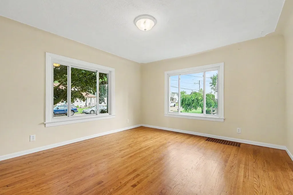 1930 Galewood Avenue SW Wyoming City MI 49509