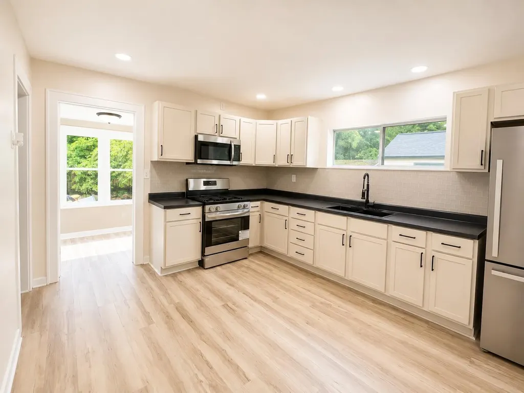 657 Allen Avenue Muskegon City MI 49442