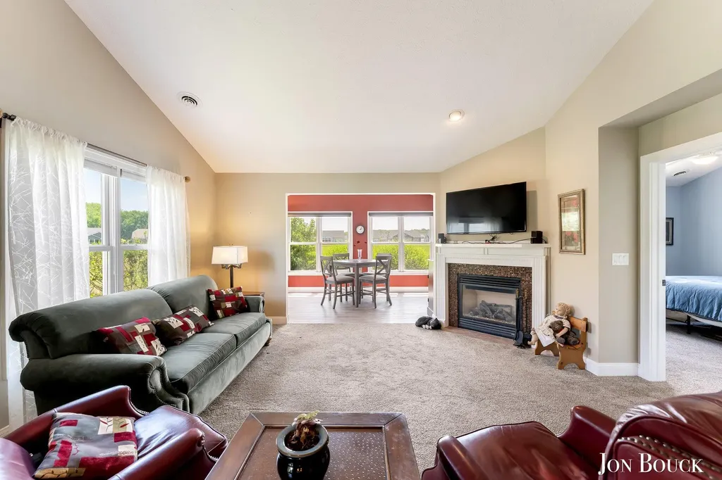 2940 Grand Isle Drive NE Plainfield Charter Township MI 49306