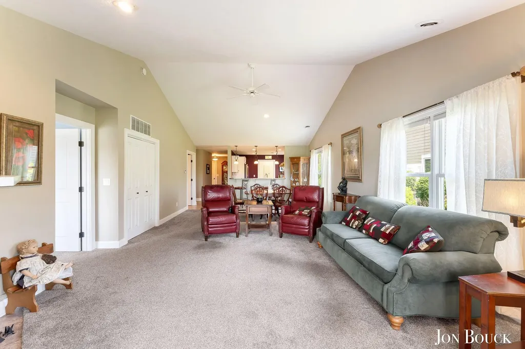 2940 Grand Isle Drive NE Plainfield Charter Township MI 49306