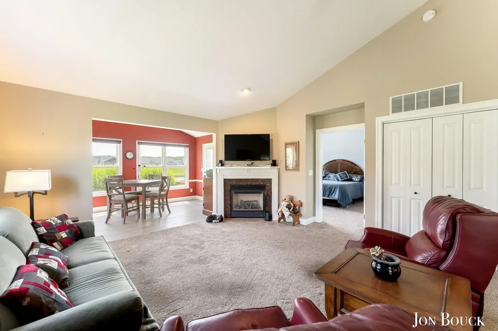2940 Grand Isle Drive NE Plainfield Charter Township MI 49306