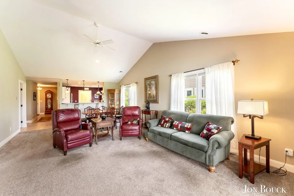 2940 Grand Isle Drive NE Plainfield Charter Township MI 49306